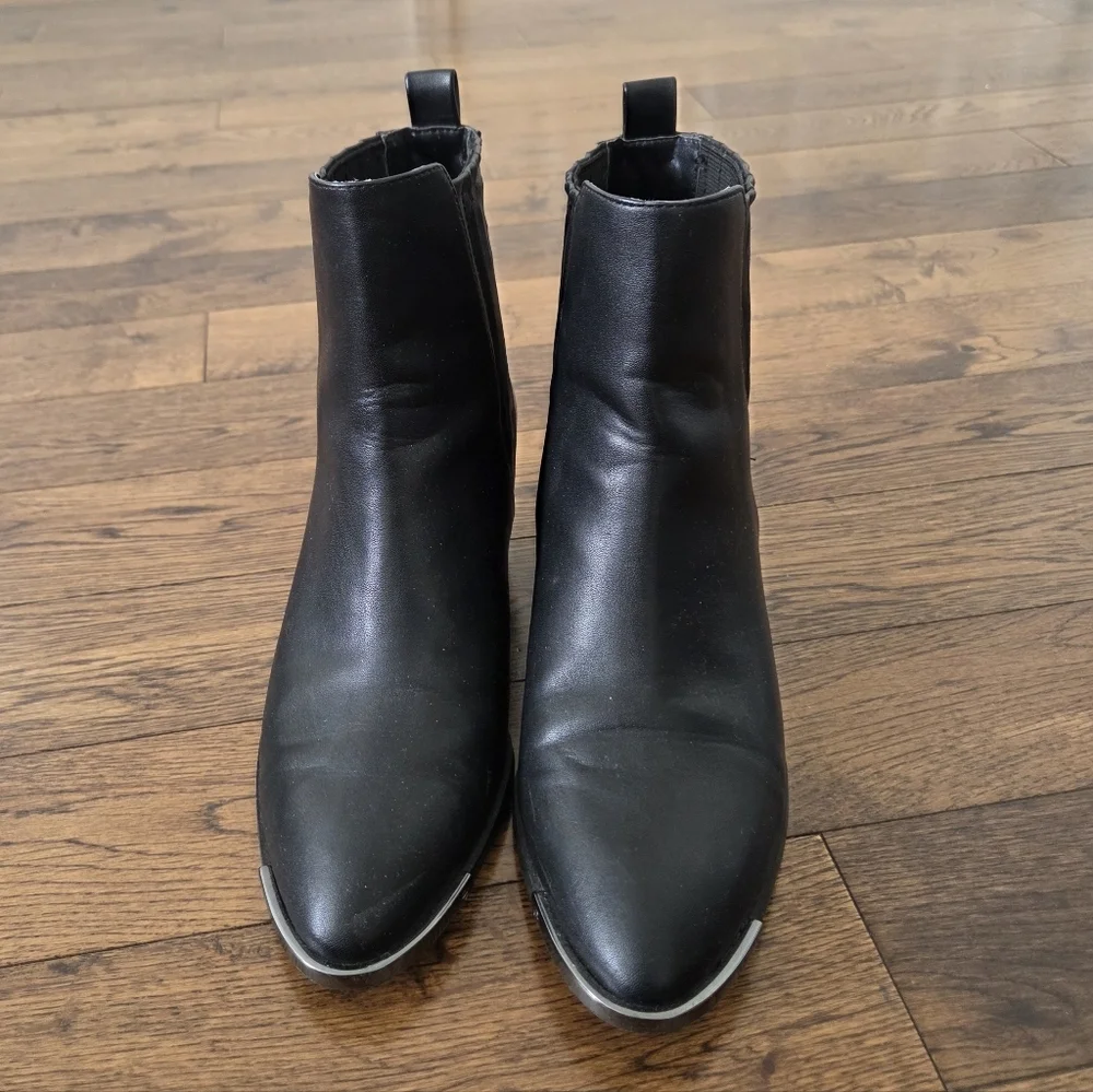 Bershka Black Ankle Booties with Elastic Detail And Metallic Trim Accent  37/ 7